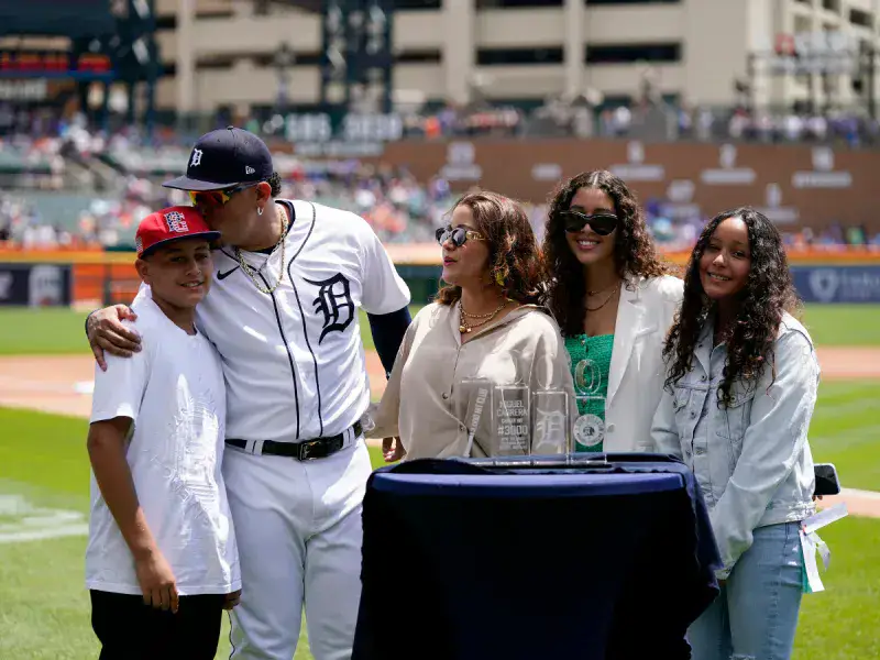 Miggy festeja cuarenta años