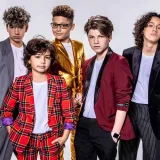 Menudo regresa a su esencia con nuevos integrantes y música bilingüe