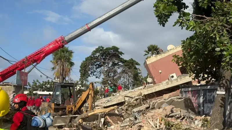 Caracas registra 69 muertos y 48 rescatados tras terremotos
