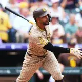 Padres apabulla a Rockies para afianzar aspiraciones