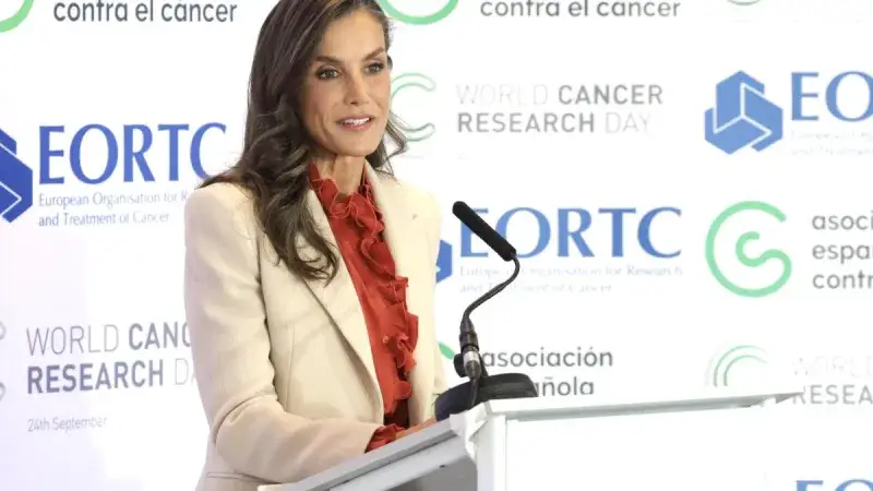 La Reina Letizia urge en Bruselas a acelerar la ciencia oncológica