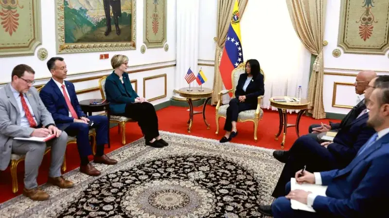 Delcy Rodríguez y EE. UU. tratan terremotos y energía