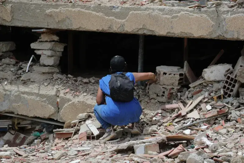 La Guaira entra en fase de escombros tras el sismo