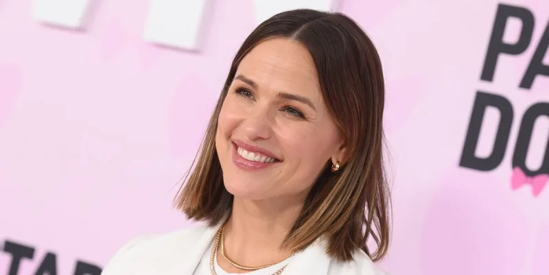 Jennifer Garner Says This One Mask Keeps Her Hair Healthy