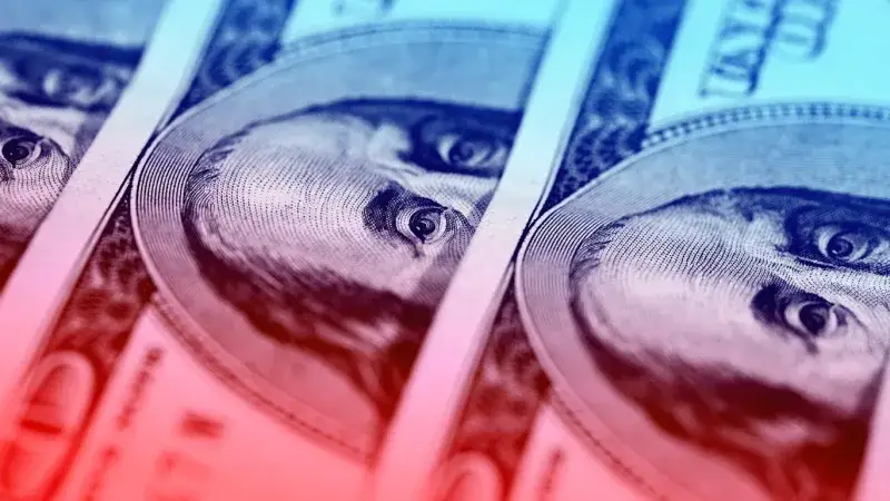El Brent rebasa US$100 por tensión en el mar Rojo