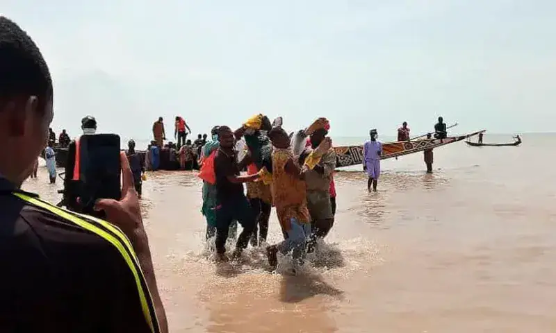 Al menos 26 muertos en un naufragio en Nigeria