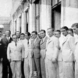 File:Getulio vargas y jugadores argentinos.jpg