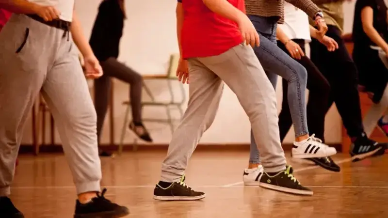 La salsa baja síntomas depresivos en jóvenes, revela Oxford