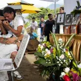 Suárez sepultó a 6 familiares tras sismos en La Guaira