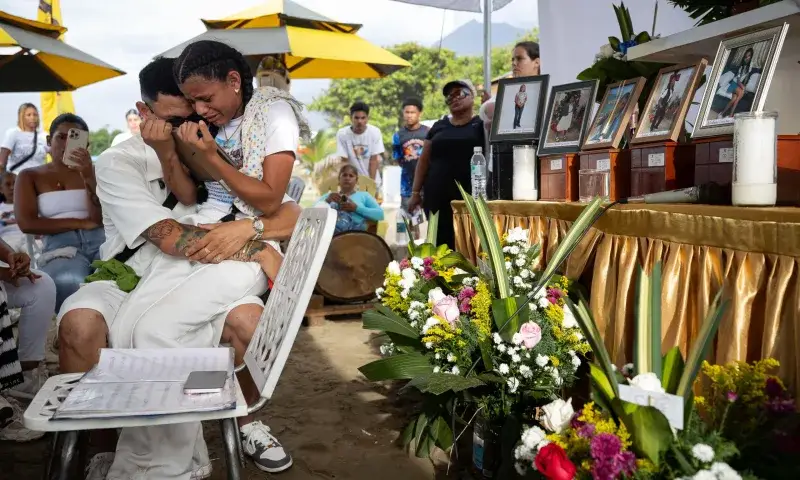 Suárez sepultó a 6 familiares tras sismos en La Guaira