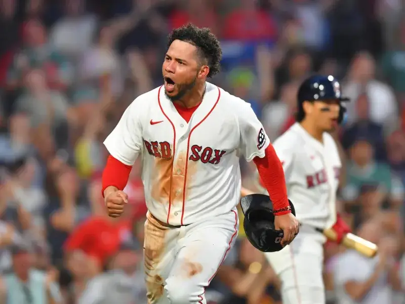 Contreras y Suárez lideran triunfo de Boston con batazo de tres carreras