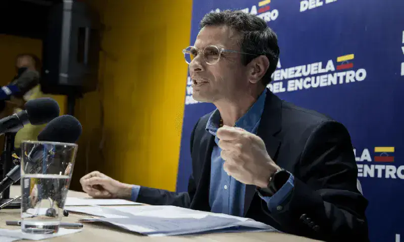 Capriles niega que propuso a la Plataforma Unitaria discutir inhabilitaciones