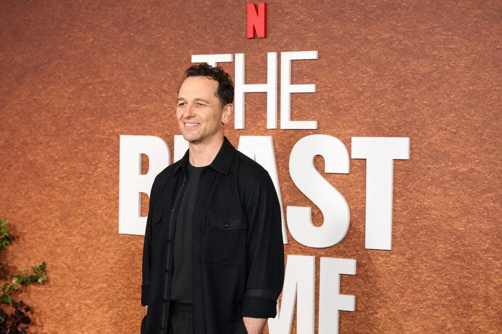 Matthew Rhys: del origen galés a la cima histórica de los premios Emmy