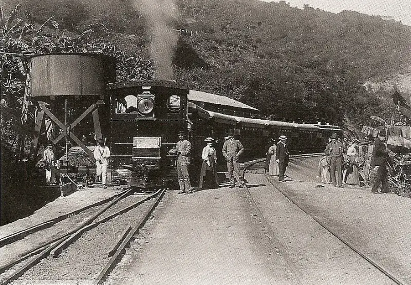 File:Caracas - La Guaira Estacion El Zig-zag 1916.jpg