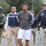 Ecuador entrega a Colombia a "Comandante Gringo", líder de una disidencia de las Farc