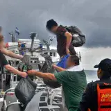 Rescatan a 11 migrantes venezolanos en el Caribe colombiano