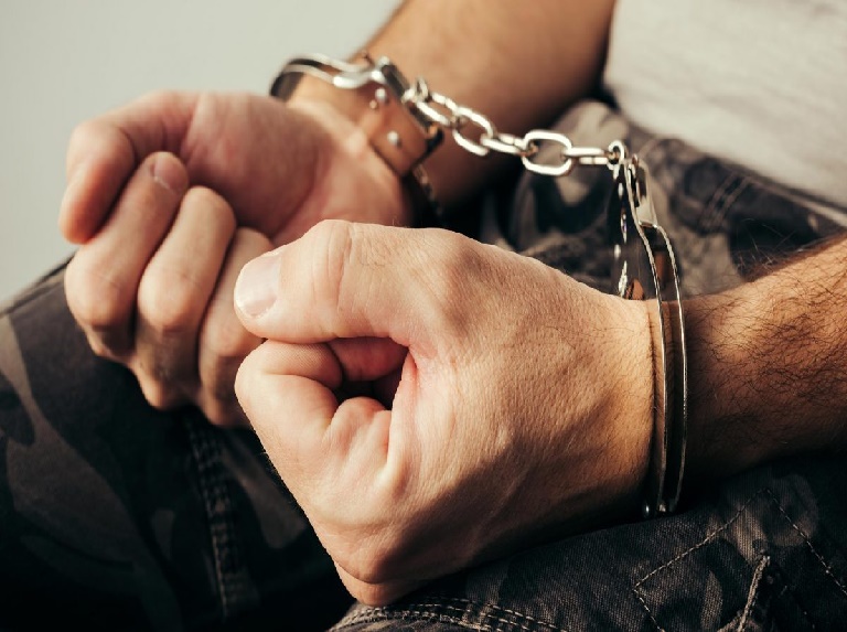 Pagará 12 años tras admitir que violó a su sobrina
