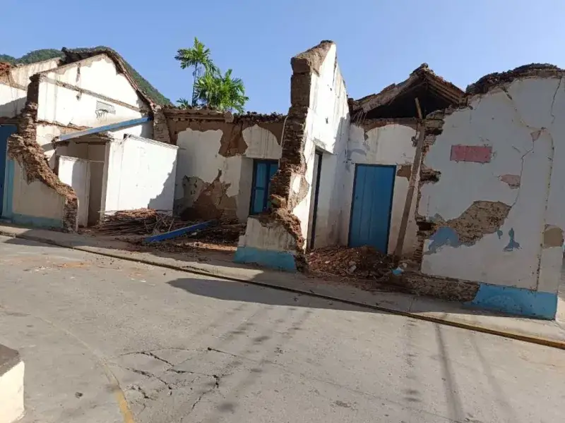 Choroní sigue esperando permiso para salvar 60 casas dañadas