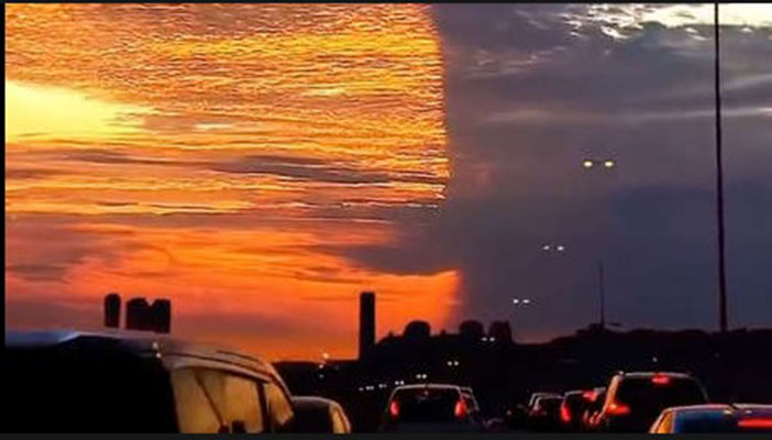 
			VIDEO: Cielo de Florida se ‘divide’ en dos y ofrece un espectacular efecto visual		
