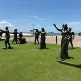 Maracaibo abrió muestra y limpió el monumento del lago
