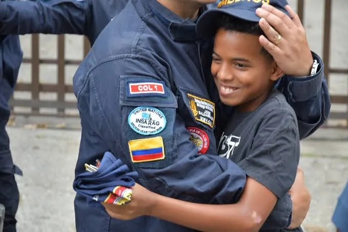 Niño de 11 años se reúne con rescate colombiano en La Guaira