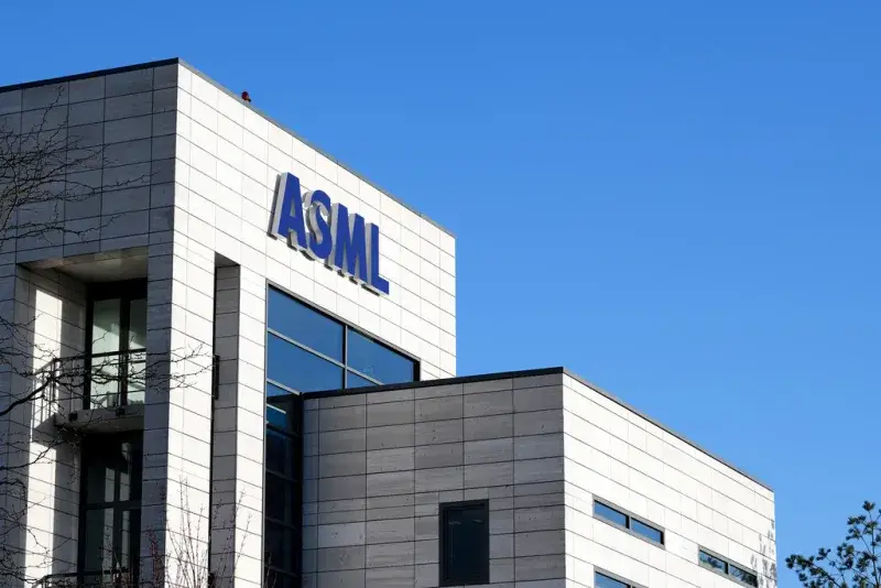 China empieza a recortar la ventaja de ASML en chips