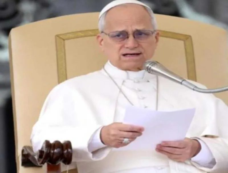 Papa León XIV advierte a jóvenes sobre la dependencia del teléfono móvil