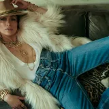 Jennifer López lanza su nueva canción y video Can't get enough