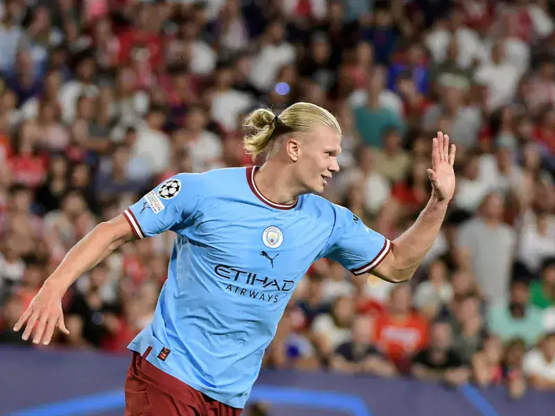Haaland marcó doblete en su regreso con el City