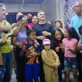 Artistas visitaron campamento de San Agustín tras sismos