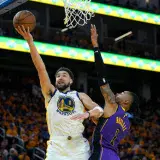 Golden State le complica la semifinal a Lakers
