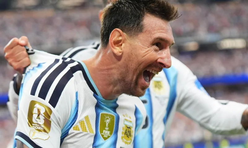 Messi marca doblete y Argentina supera 2-0 a Austria