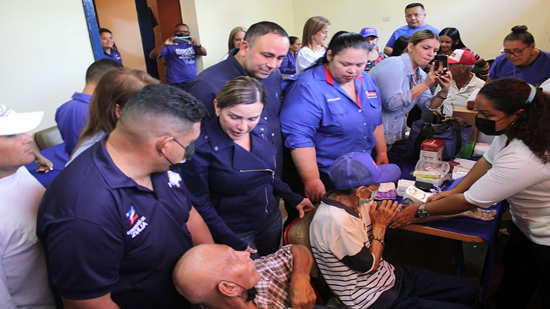 Abuelos disfrutaron un día distinto en jornada médica en Cristo de Aranza