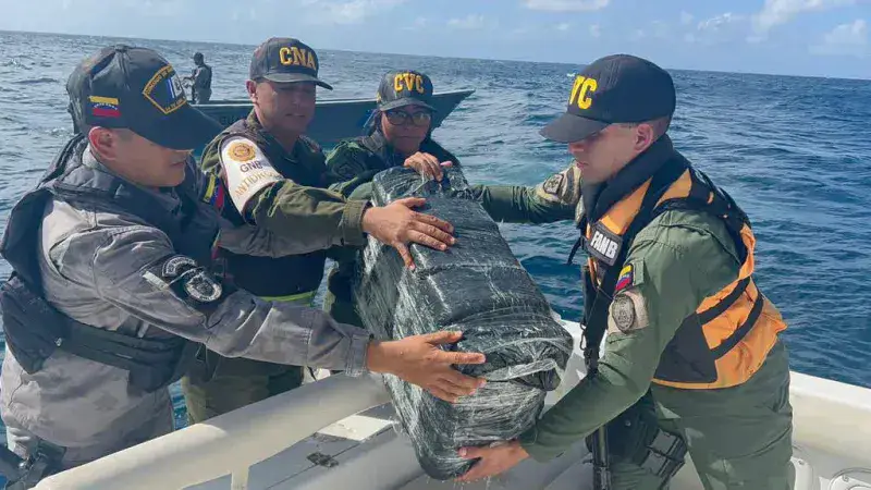 Incautadas 50 panelas de drogas en Los Roques