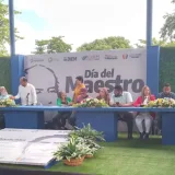 Maestros celebran su día con distintas actividades en las regiones del país