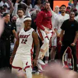 Miami vence a Bucks con 56 puntos de Jimmy Butler