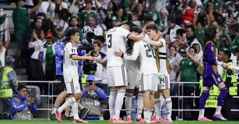 México avanza con paso perfecto a dieciseisavos y Sudáfrica hace historia