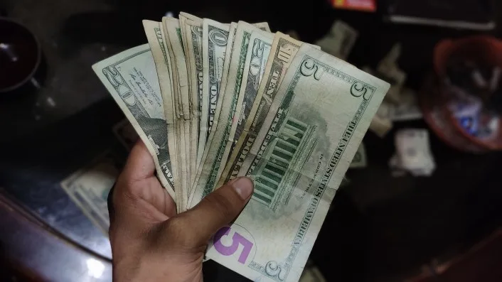 Consecomercio pide legalizar el dólar para reflotar la economía