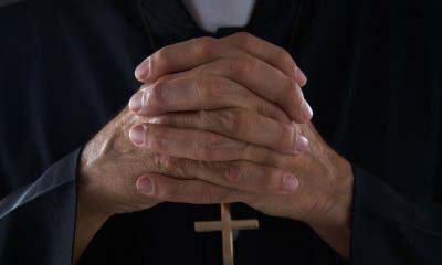 Dictan orden de captura contra exsacerdote mexicano