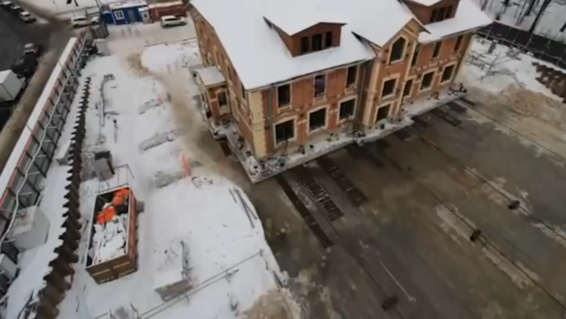 VIDEO: Mueven en Rusia un edificio histórico de 3.200 toneladas
