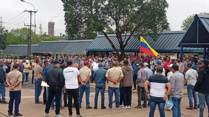 Trabajadores de Guayana exigen abrir centros de salud y acusan negligencia del Gobierno