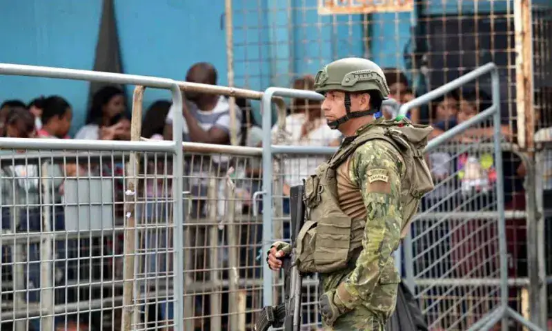 Encuentran a seis reclusos ahorcados en cárcel de Guayaquil
