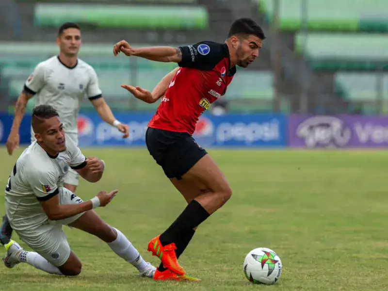 Dvo Táchira y Caracas se miden en la fecha 10