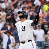 Valencia firma noche de 2 jonrones en paliza de Detroit