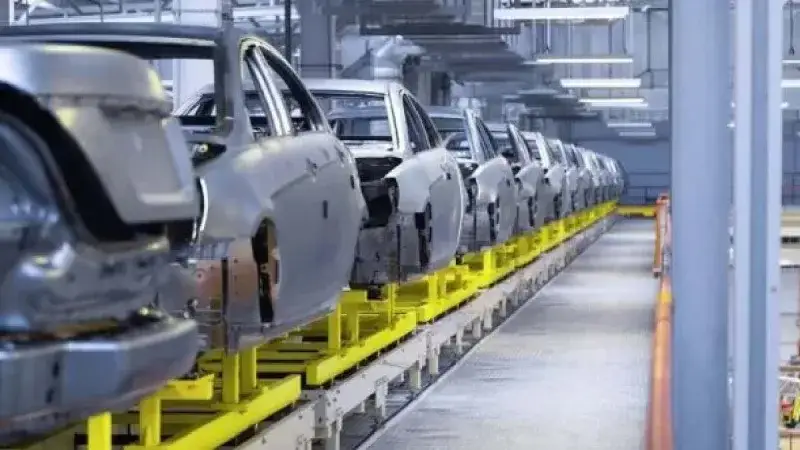 Inflación supera al dólar y encarece la producción automotriz