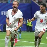 Kane rescata a Inglaterra con dos goles y la lleva a octavos tras sufrir ante Congo
