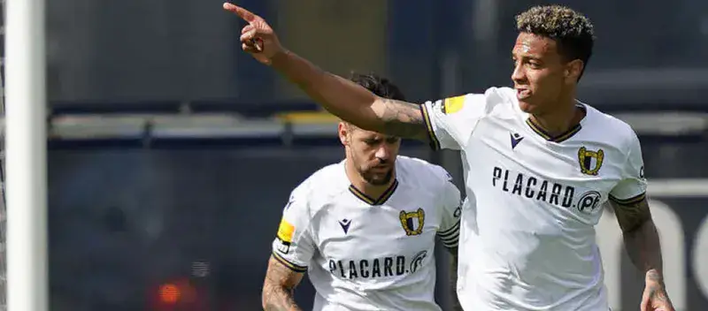 Jhonder Cádiz anotó por tercera jornada consecutiva en Portugal