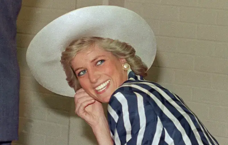Roban copias del libro inédito sobre la princesa Diana en un asalto