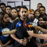 Estudiantes impiden conferencia sobre Nicolás Maduro en la UCV