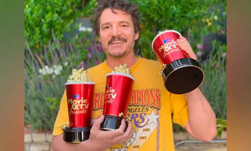 Pedro Pascal triunfa en los premios juveniles MTV Movie & TV Awards